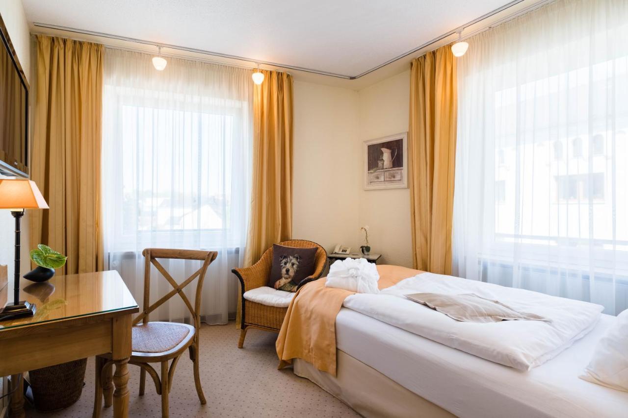 Hotel Zur Muehle Paderborn Bagian luar foto