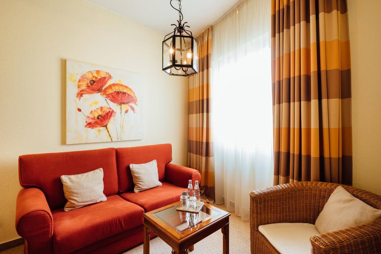 Hotel Zur Muehle Paderborn Bagian luar foto
