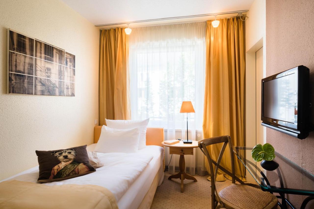 Hotel Zur Muehle Paderborn Bagian luar foto